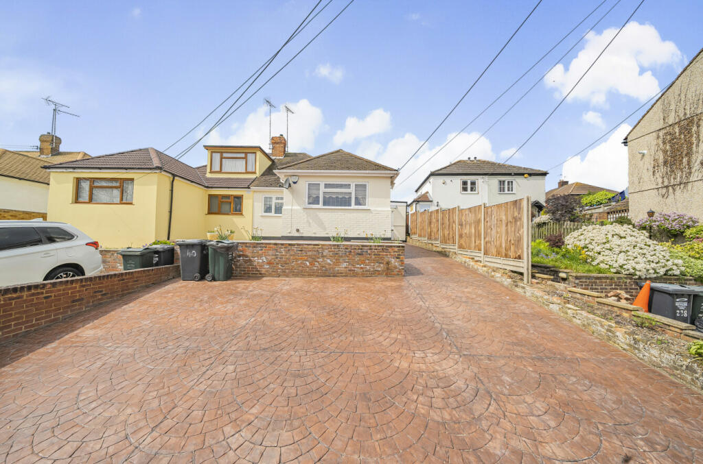 2 bedroom bungalow for sale in Main Road, Sutton At Hone, Dartford