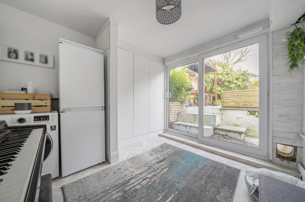 Additional property image - Hill Rise, Darenth, Dartford, Kent, DA2