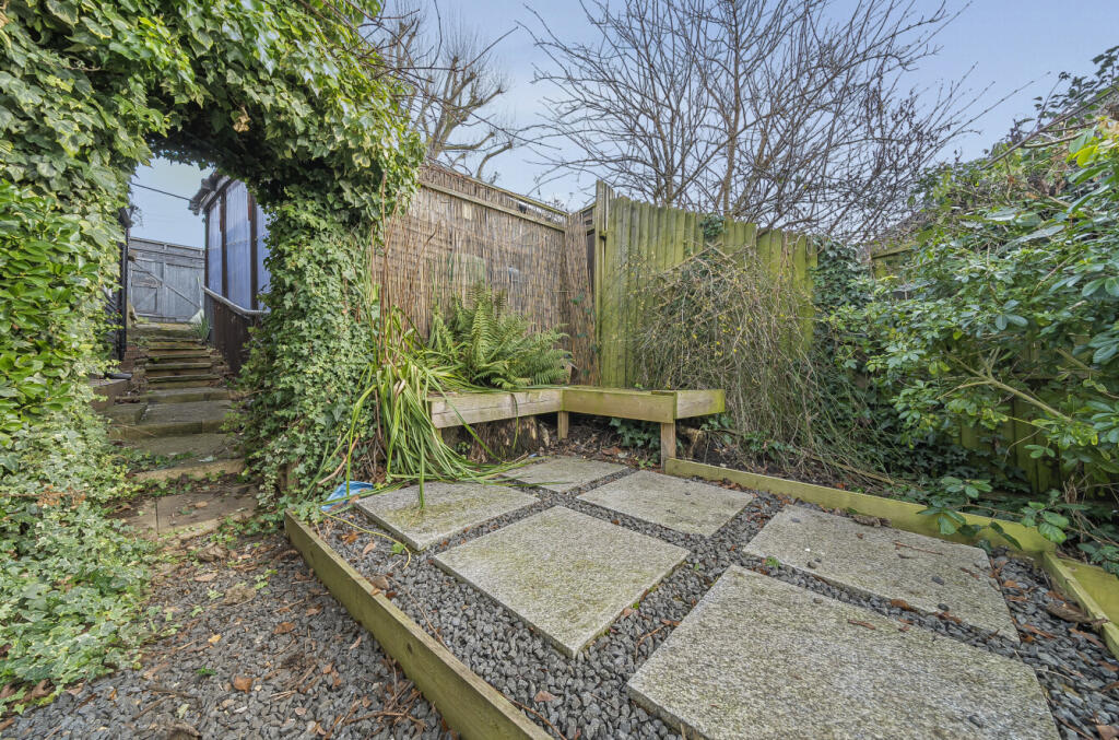 Additional property image - Hill Rise, Darenth, Dartford, Kent, DA2