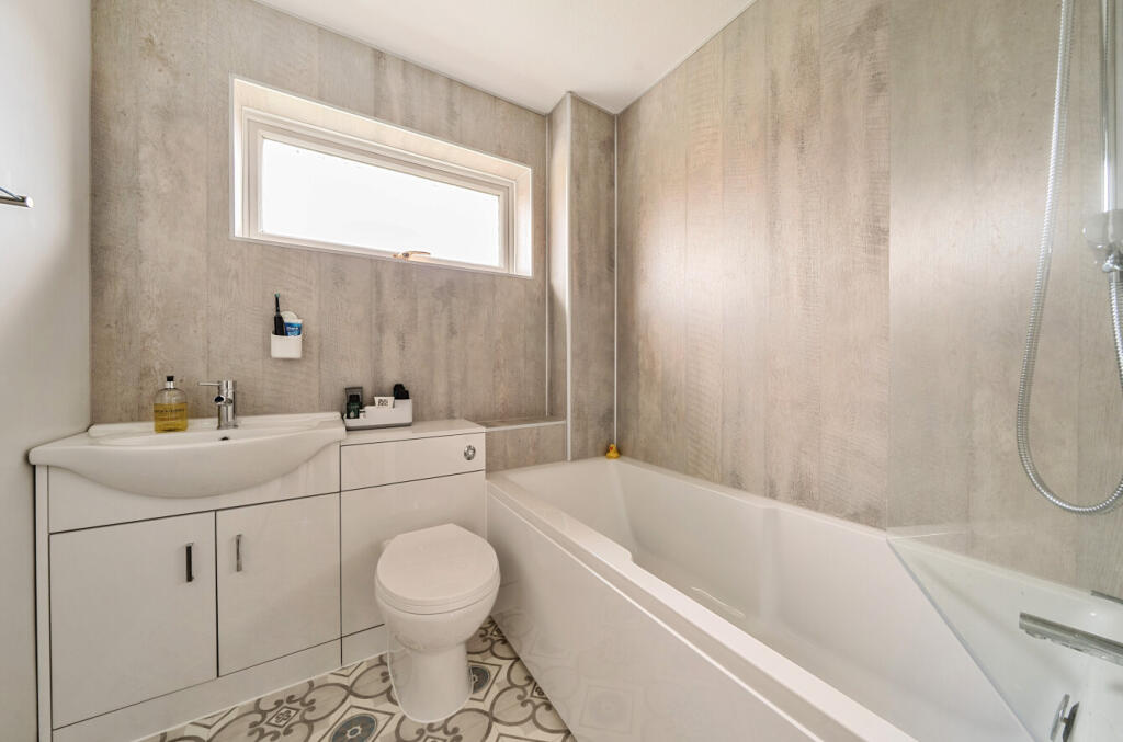 Additional property image - Barfield, Sutton At Hone, Dartford, Kent, DA4