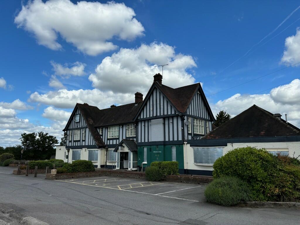 Main image of property: Former Dick Turpin, Arterial Road, Wickford, Essex, SS12 9HZ