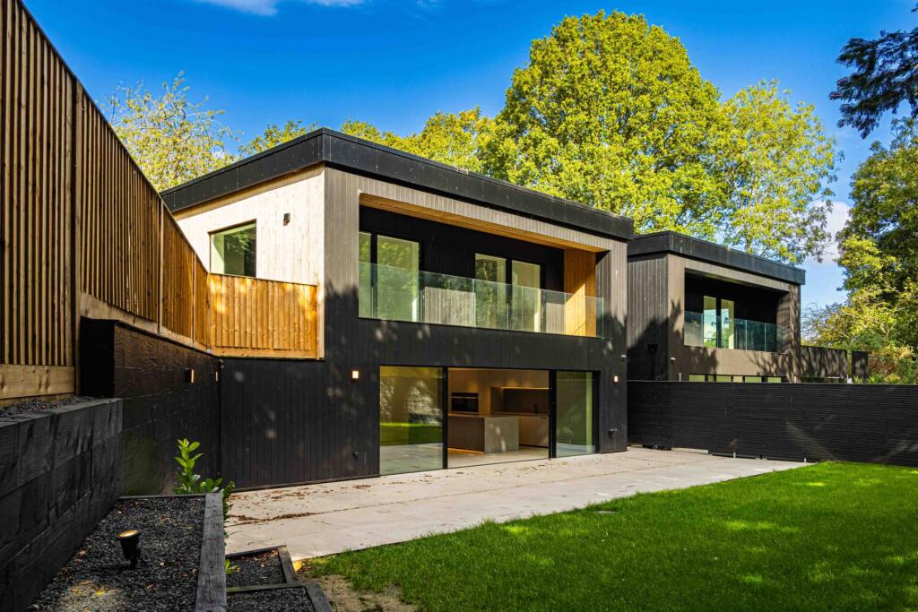 Main image of property: Fairydell Close, Kings Langley