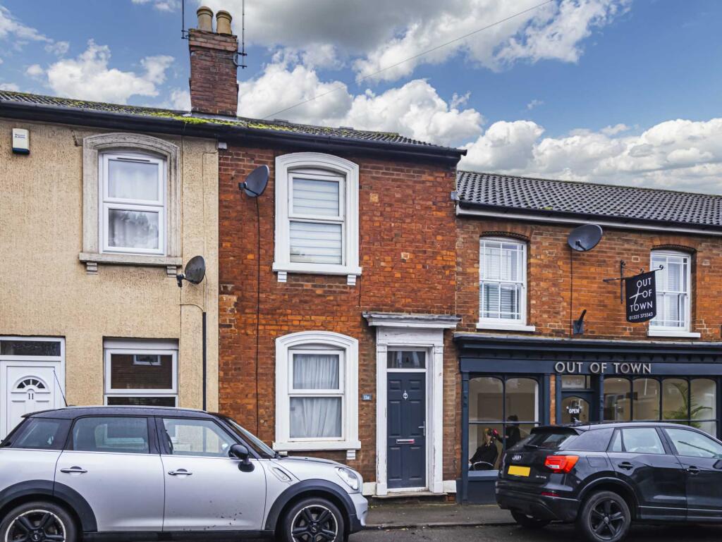 Main image of property: 11a Church Street, Leighton Buzzard, Buckinghamshire, LU7