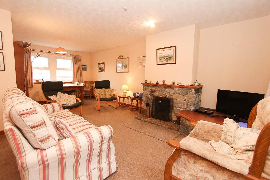 3 bedroom semidetached house for sale in Laharna, 1a Colonel Street