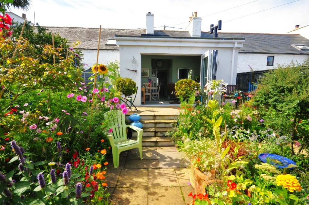 2 bedroom terraced house for sale in 10 Stair Street, Drummore