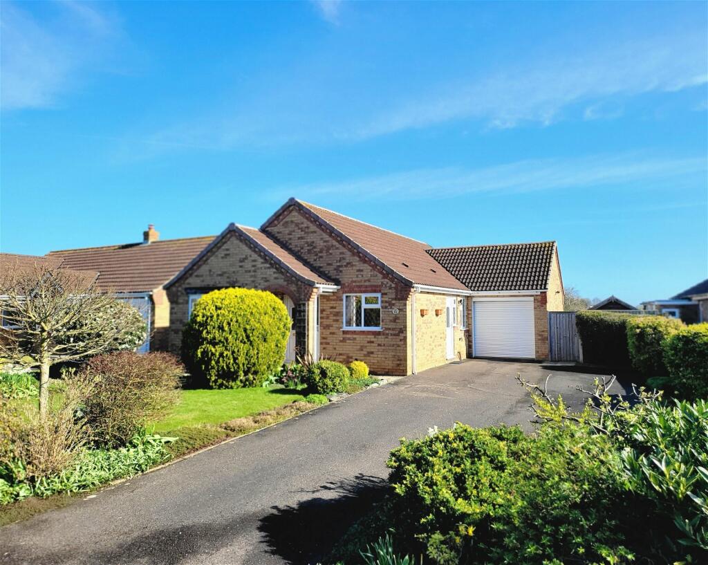 Main image of property: Stones Close, Hogsthorpe, Skegness, PE24 5NZ
