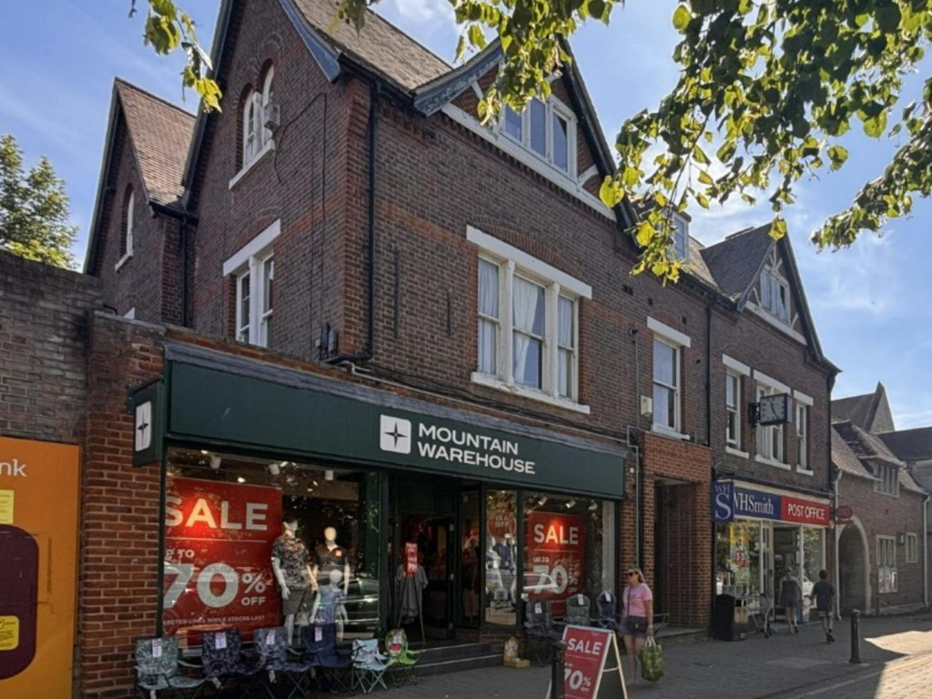 Main image of property: 29  29A High Street, Harpenden, AL5 2RU