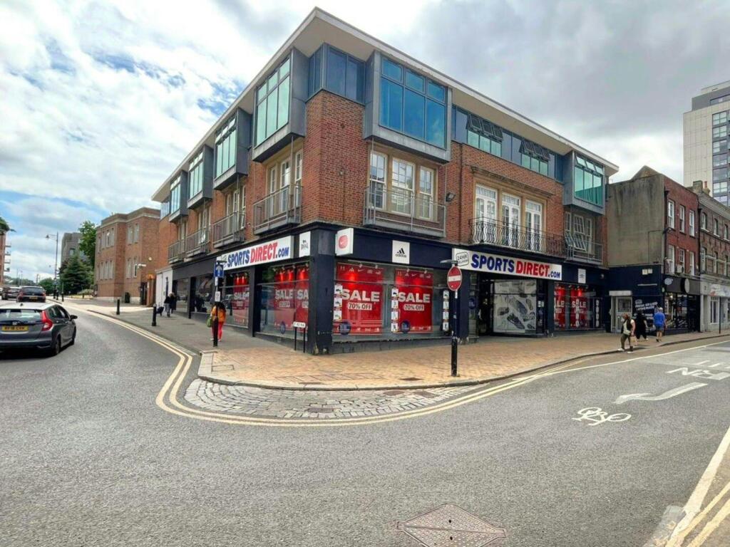 Main image of property: 13-17 High Street, Maidenhead, SL6 1JN