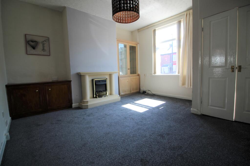 2 bedroom terraced house for rent in Droylsden Road, Audenshaw