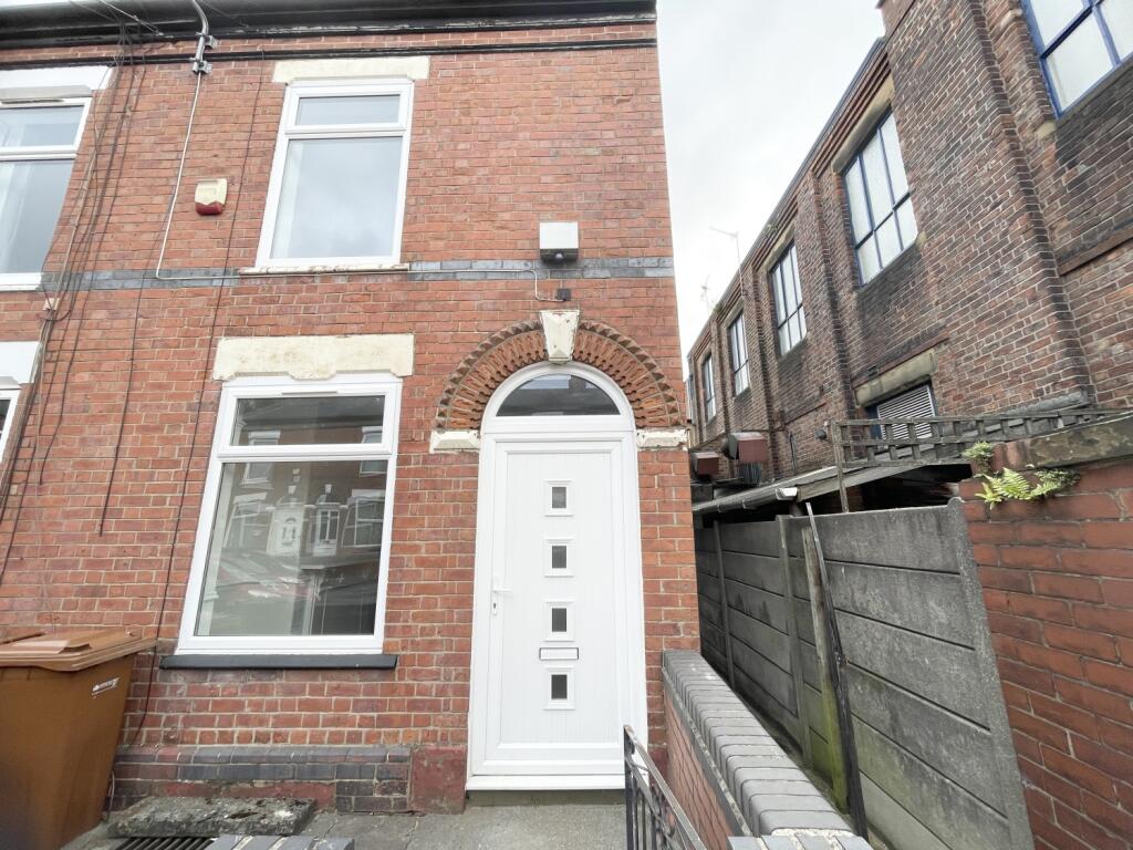 2 bedroom terraced house for rent in St. Matthews Road, Stockport