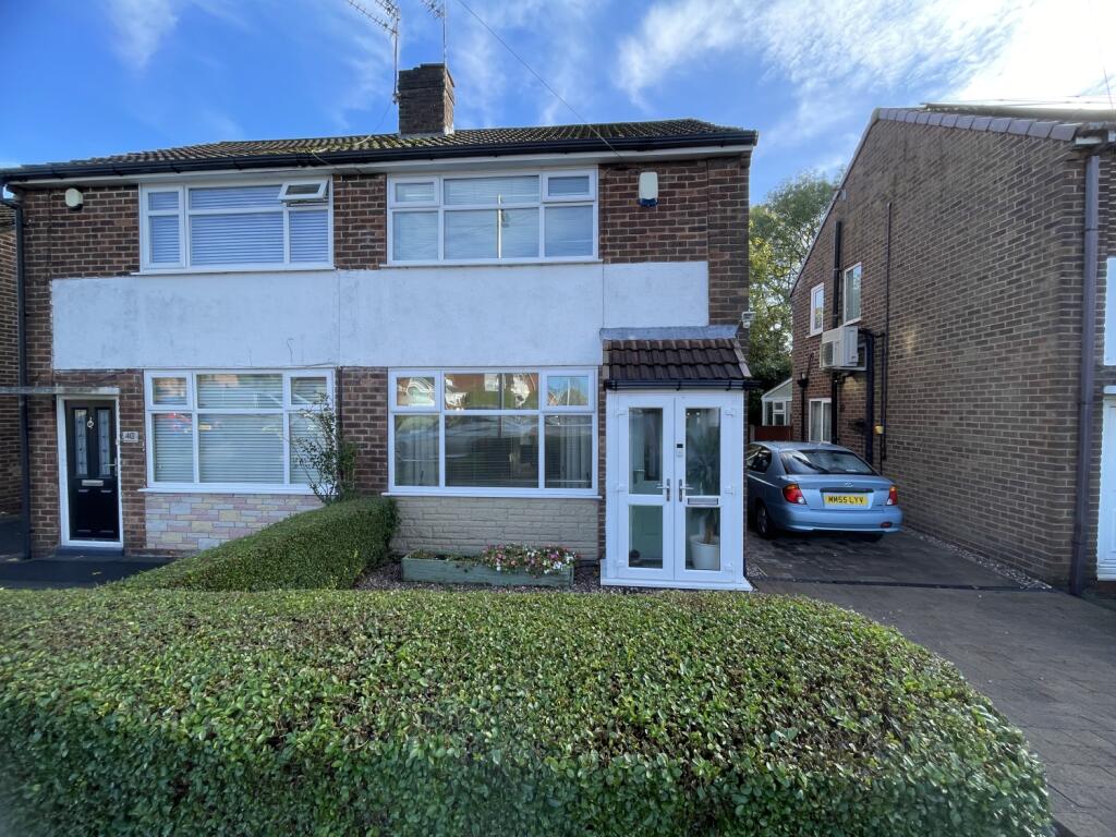 2 bedroom semidetached house for rent in Redland Avenue, Stockport