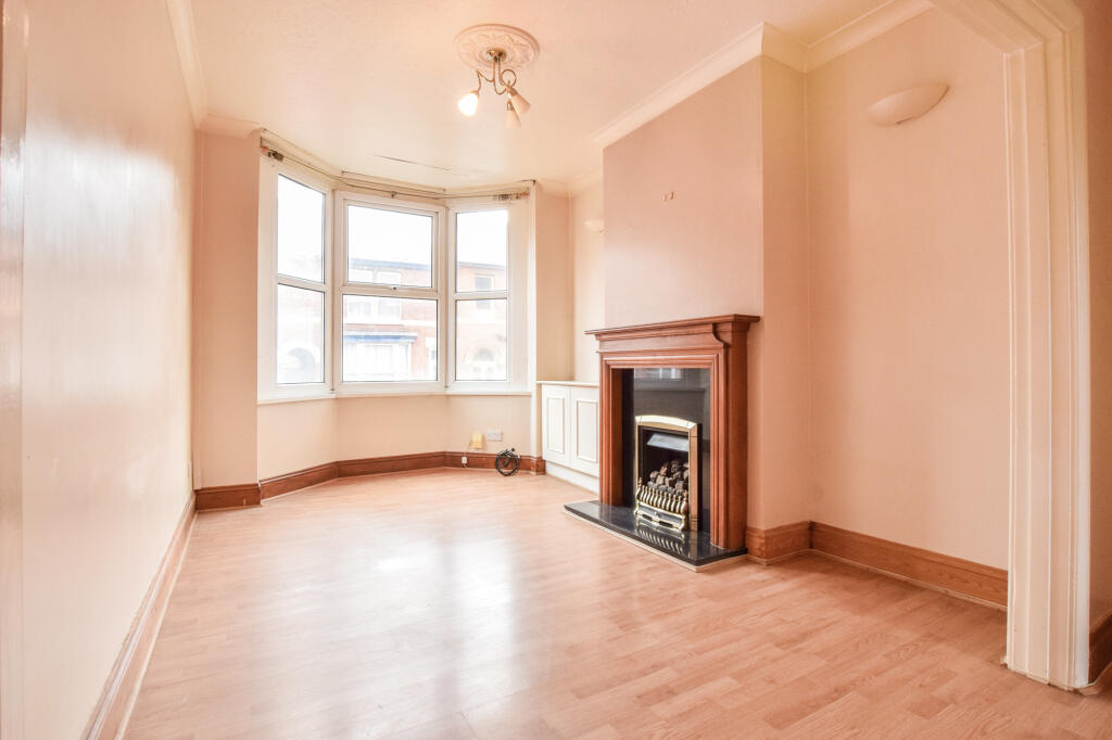 3 bedroom terraced house for sale in Queen Street, Rushden, Northamptonshire, NN10