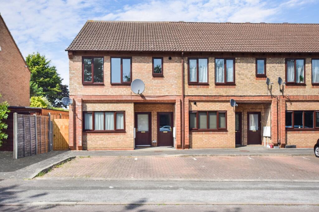 Main image of property: De-Ferneus Drive, Raunds, Northamptonshire, NN9