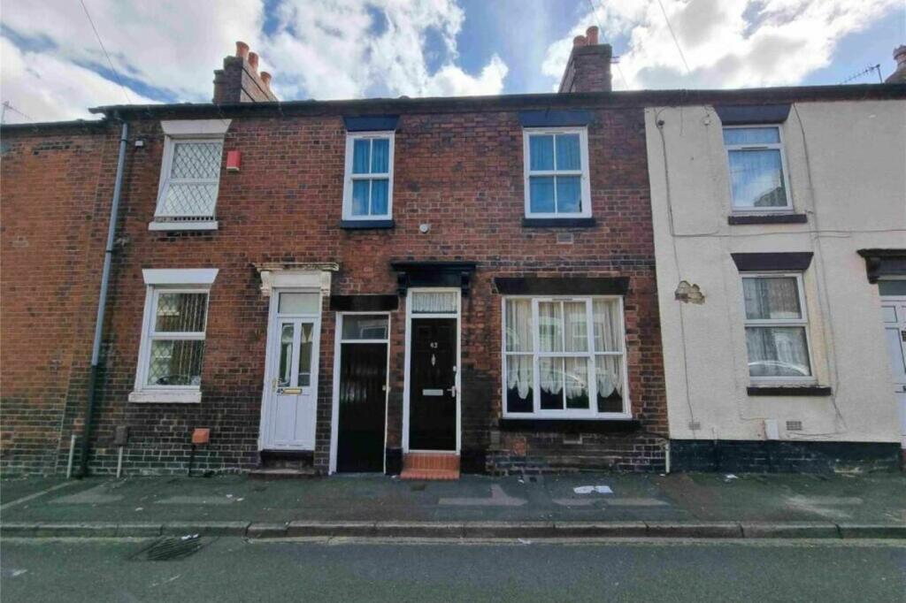 3 bedroom terraced house for sale in 43 Henry Street, Stoke-on-Trent, Staffordshire, ST6 5HP, ST6
