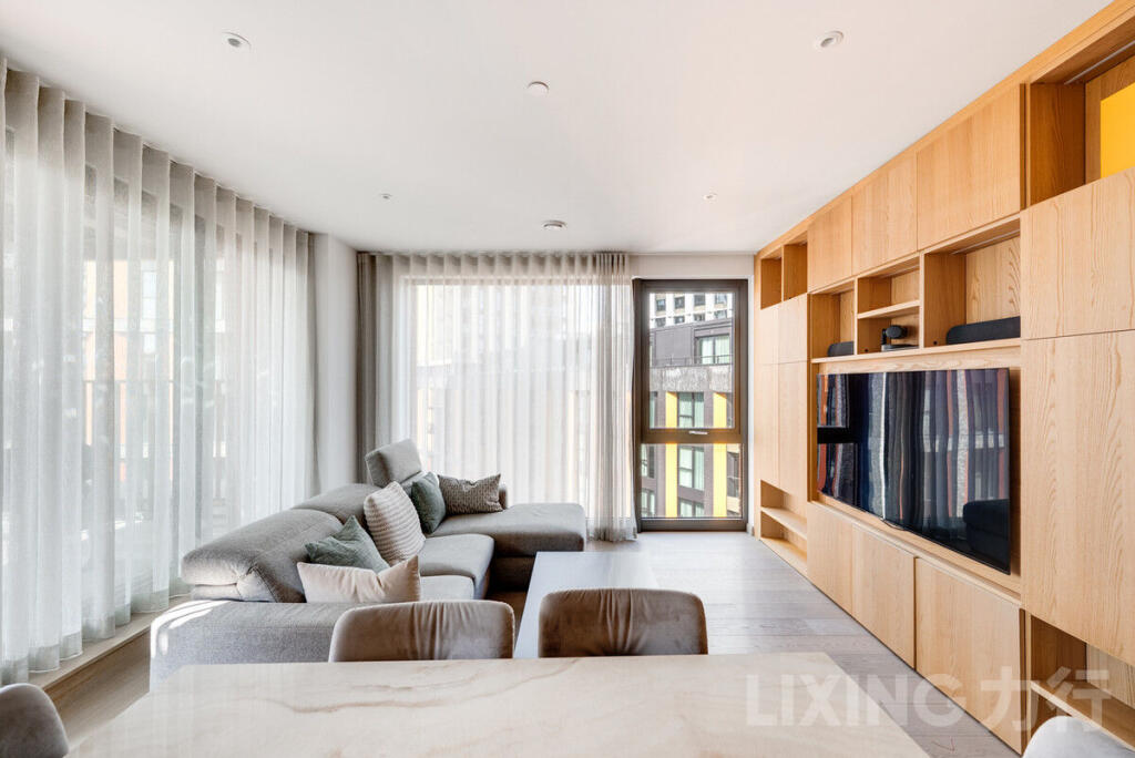 Main image of property: Viaduct Gardens, Vauxhall, SW11 7EN