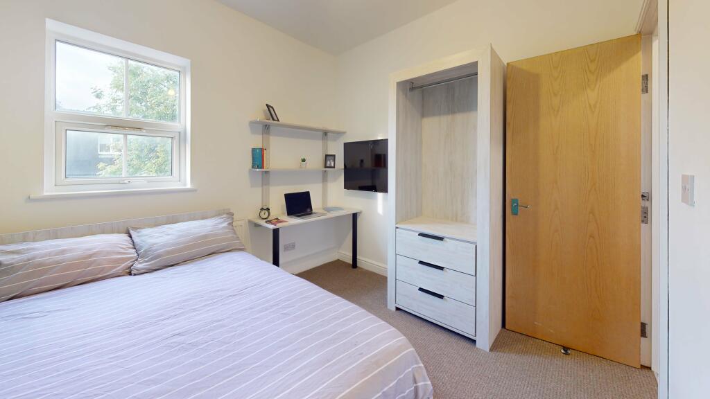 2 bedroom house for rent in Egerton Road, Manchester , , M14