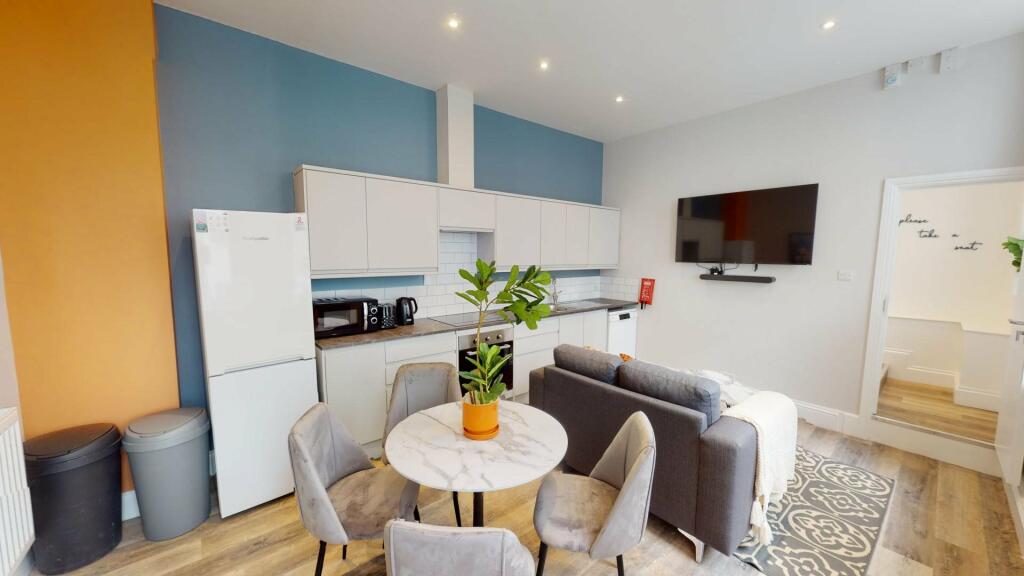 Additional property image - Fitzhardinge House, Tailors Court, City Centre