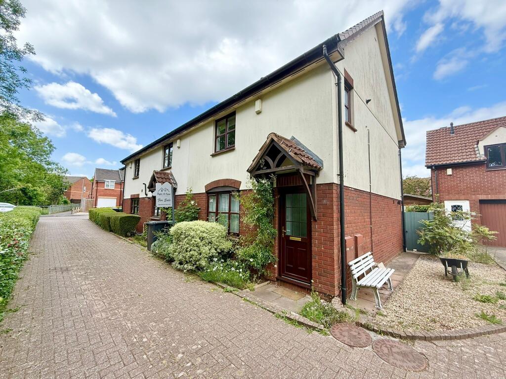 Main image of property: Grasslands Drive, Exeter EX1 3XY