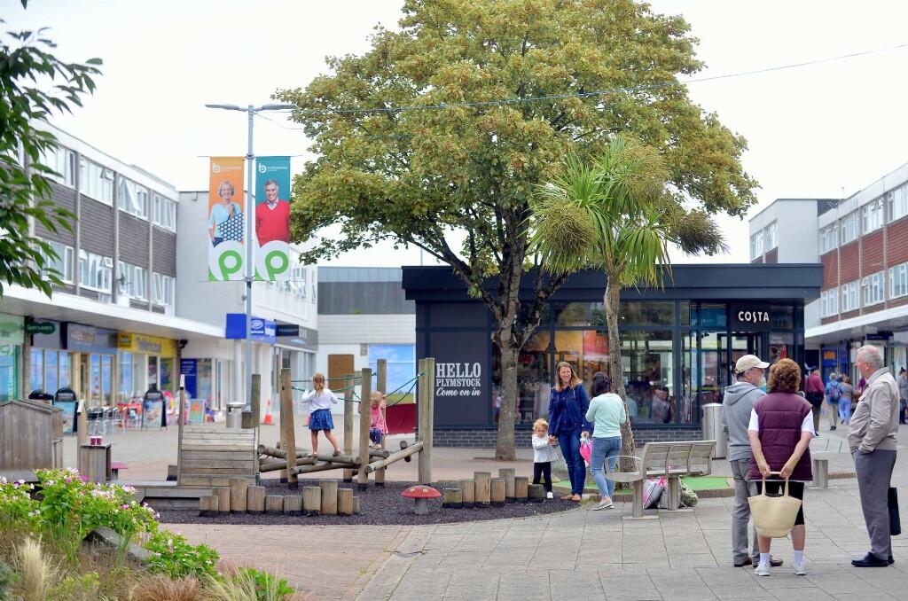 Main image of property: 4 The Broadway, Plymouth, Devon, PL9