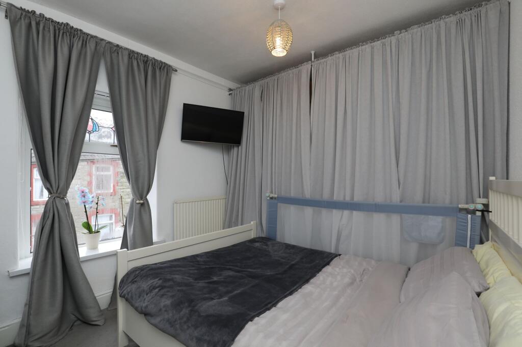 Additional property image - Highland Place, Bridgend, CF31