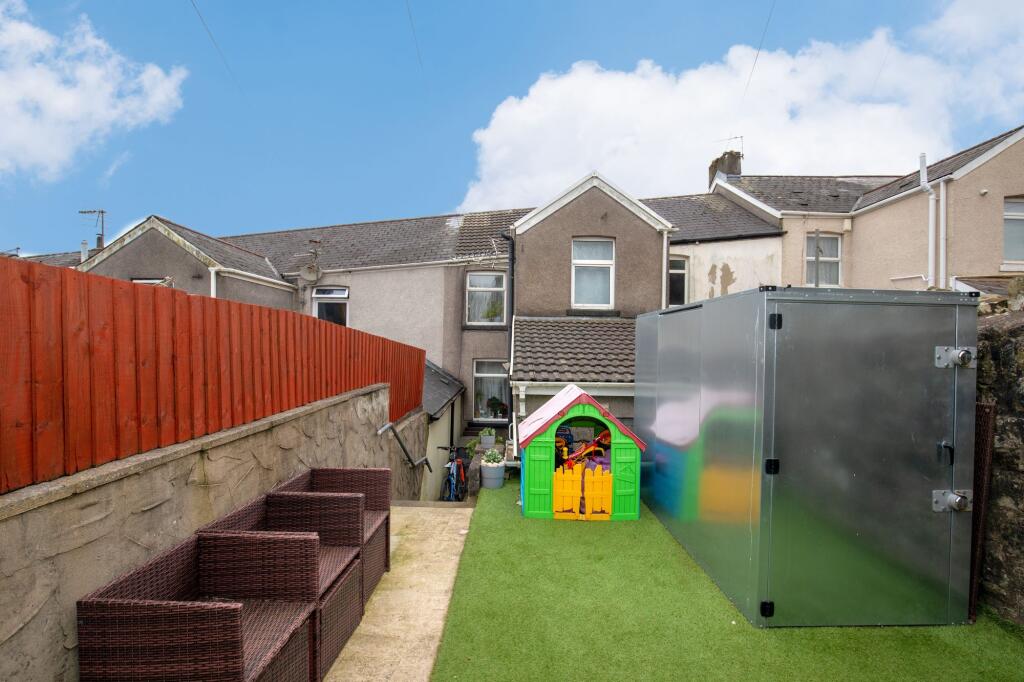 Additional property image - Highland Place, Bridgend, CF31