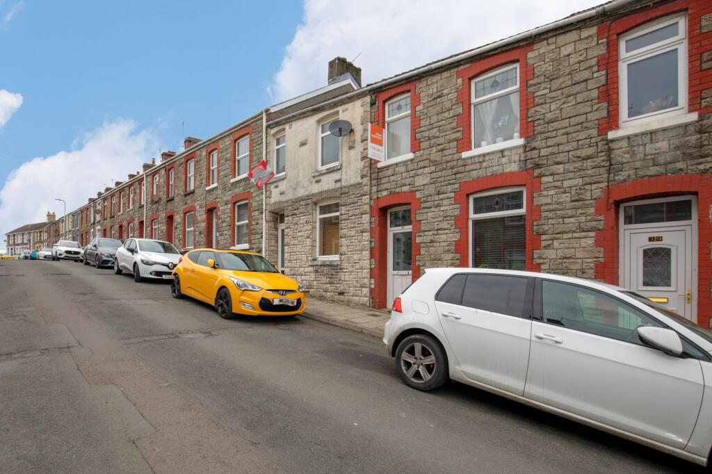 Additional property image - Highland Place, Bridgend, CF31