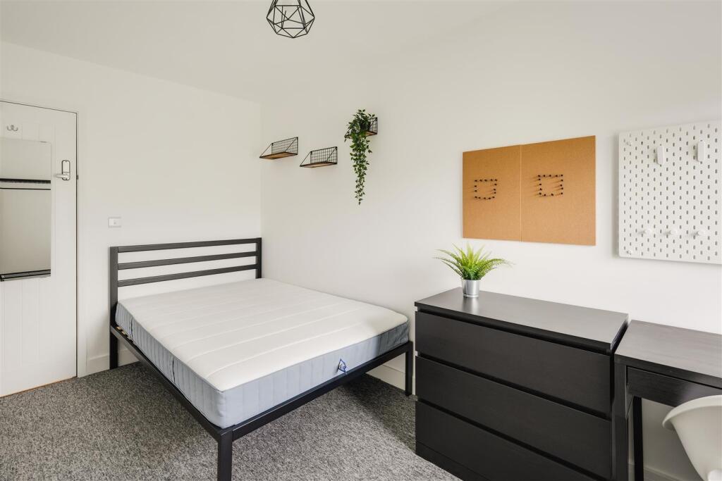 Additional property image - Orpen Gardens, Bristol