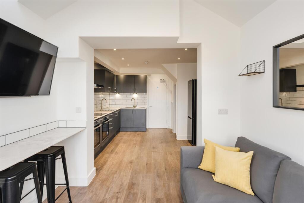 Additional property image - Orpen Gardens, Bristol