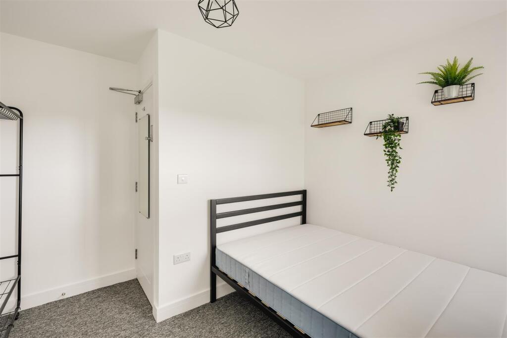 Additional property image - Orpen Gardens, Bristol