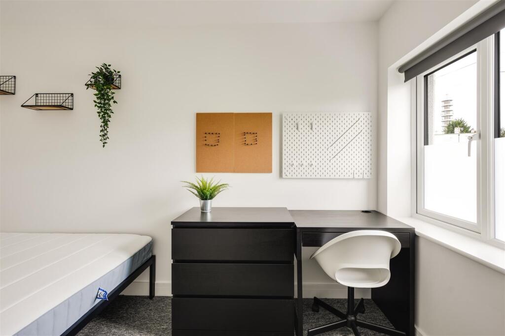Additional property image - Orpen Gardens, Bristol