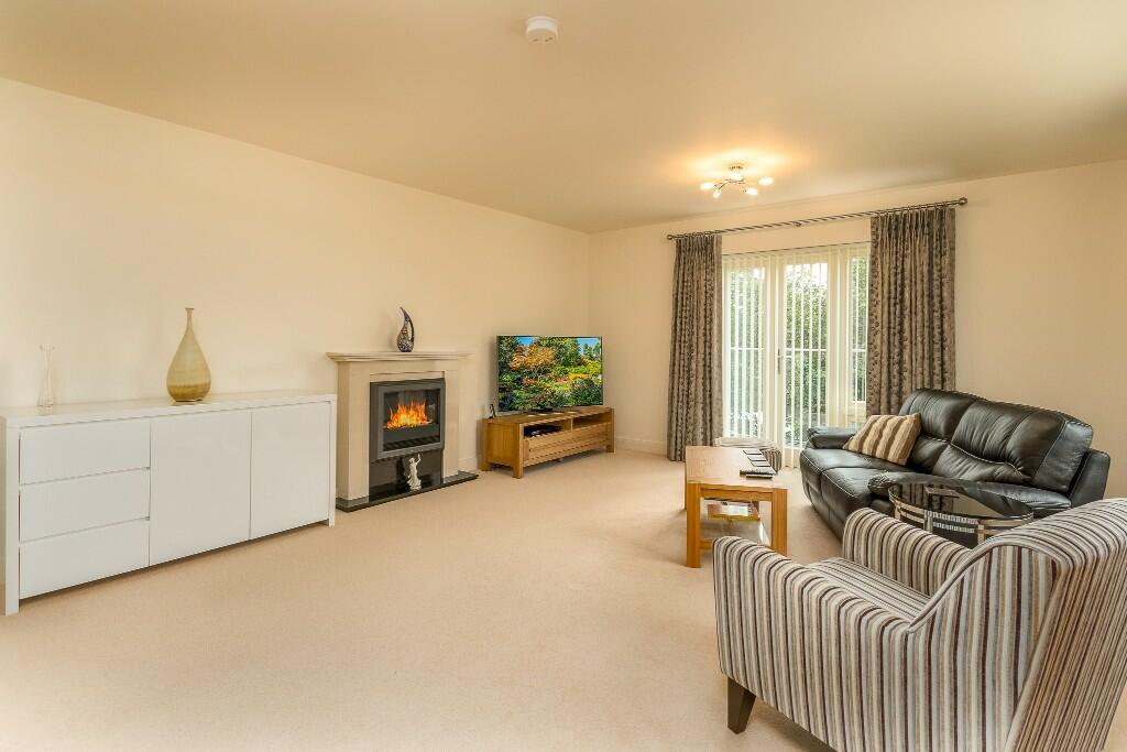Additional property image - 4 Howard Manor, Collier Gardens, Warwick, Warwickshire, CV34