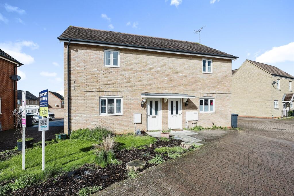 2 bedroom house for sale in The Poplars, Huntingdon, PE29