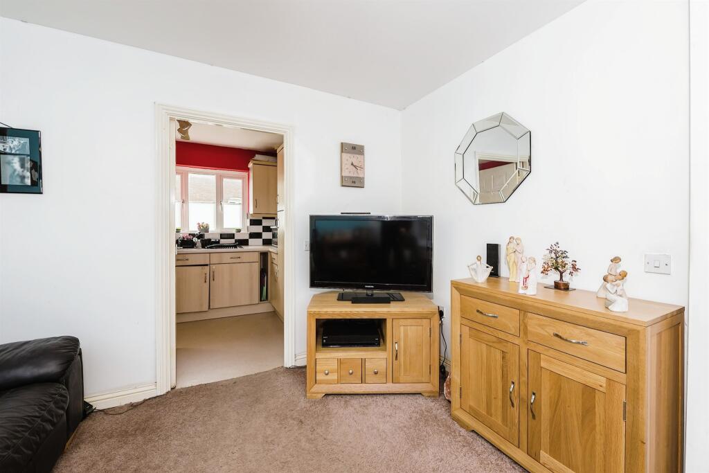 2 bedroom house for sale in The Poplars, Huntingdon, PE29