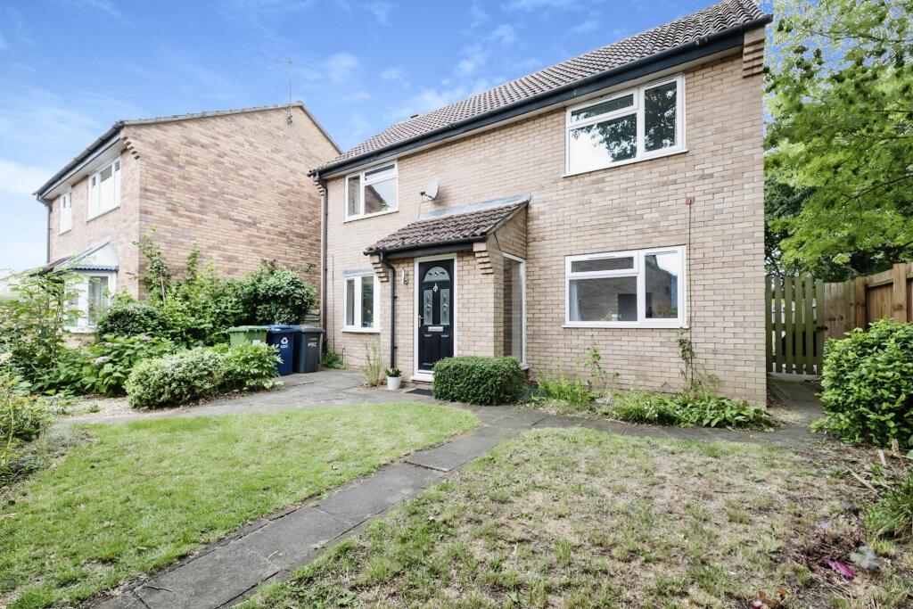 4 bedroom detached house for sale in Croftfield Road, Godmanchester