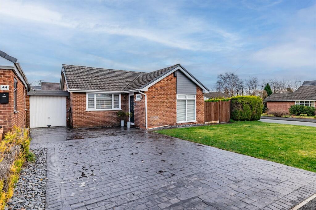 3 bedroom detached bungalow for sale in Falcondale Road, Winwick