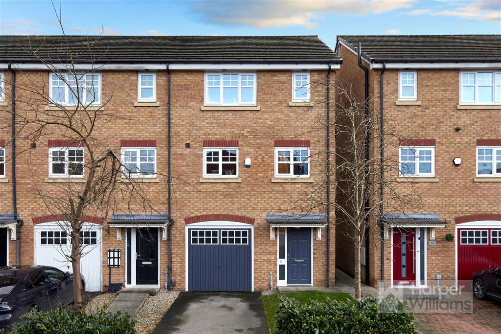 3 bedroom town house for sale in Priestfields, Leigh, WN7 2RG, WN7