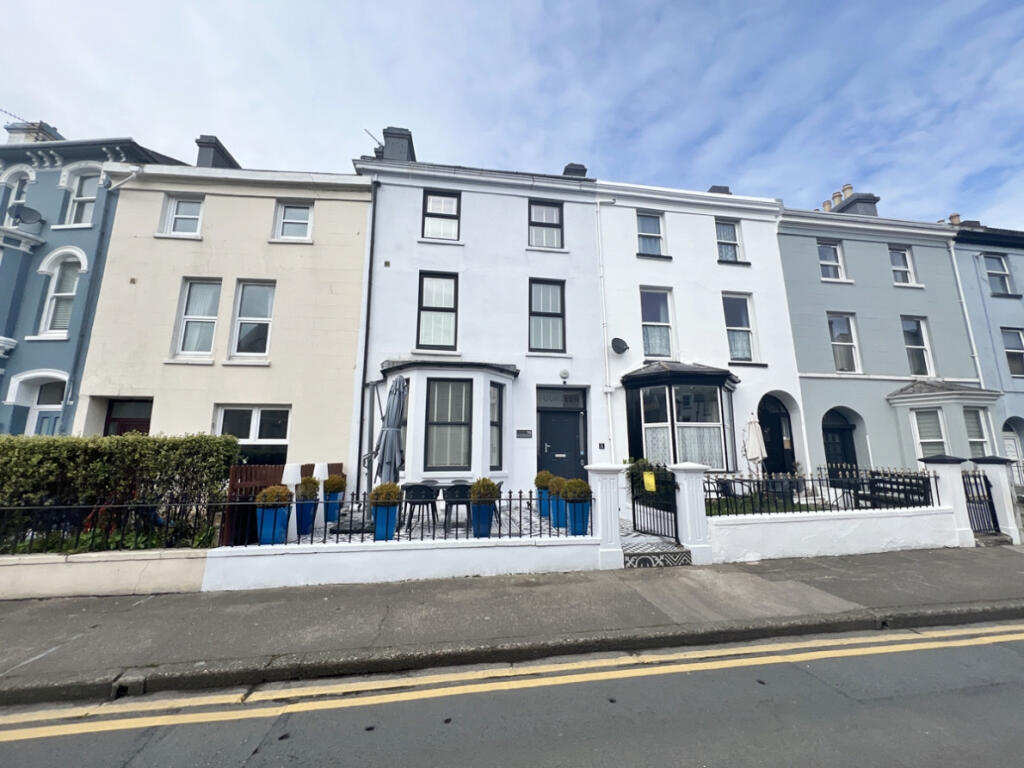 Main image of property: 14, Rosemount, IM1 3EU