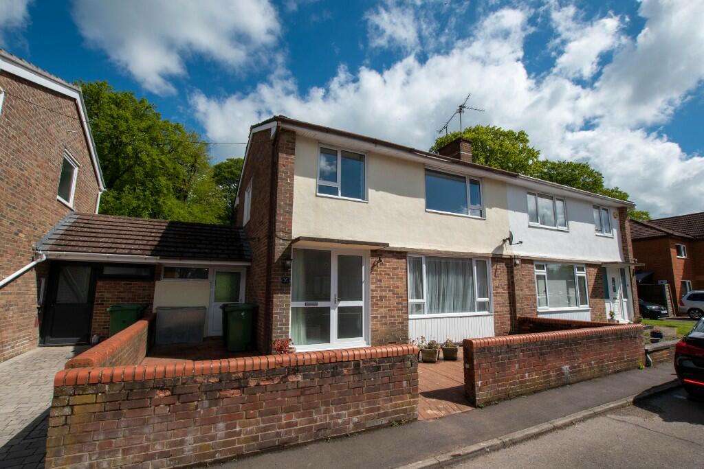 3 bedroom semidetached house for rent in Bradley Road, RG9