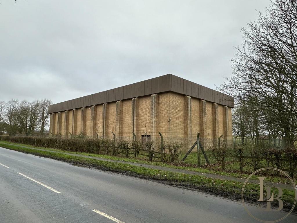 Commercial property for rent in York Road, Kirton in Lindsey