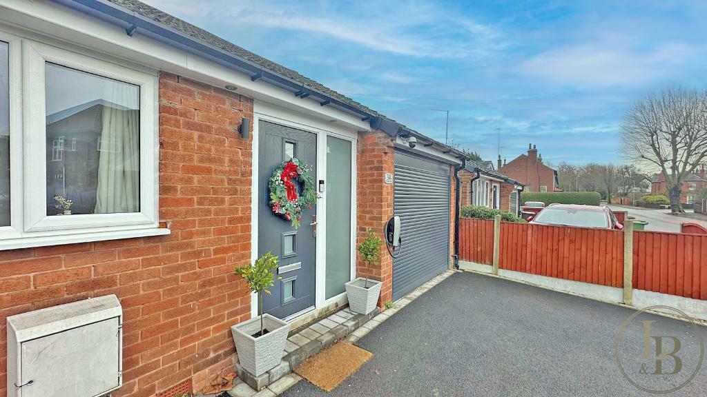 Main image of property: Waverley Road, Mansfield, Nottinghamshire, NG18 5AG
