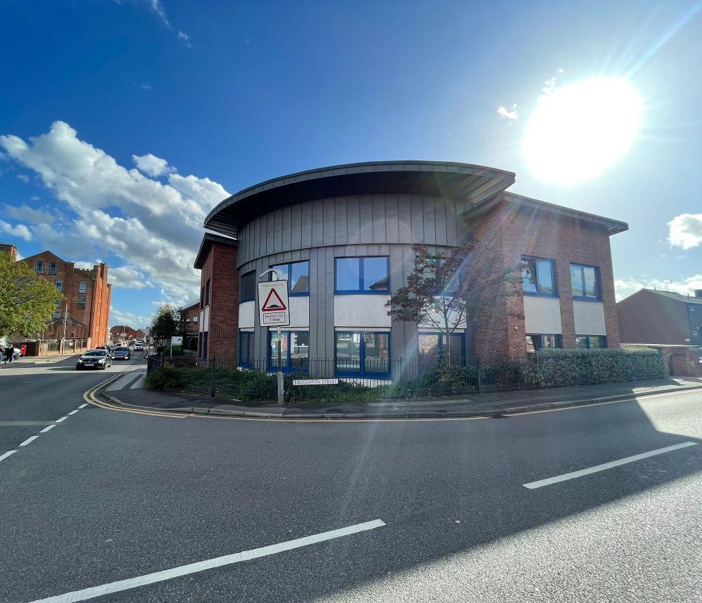 Main image of property: Wollaton Road, Beeston, Nottingham, Nottinghamshire, NG9 2NG