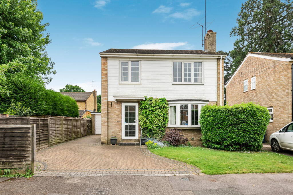 Main image of property: Charts Close, Cranleigh, GU6