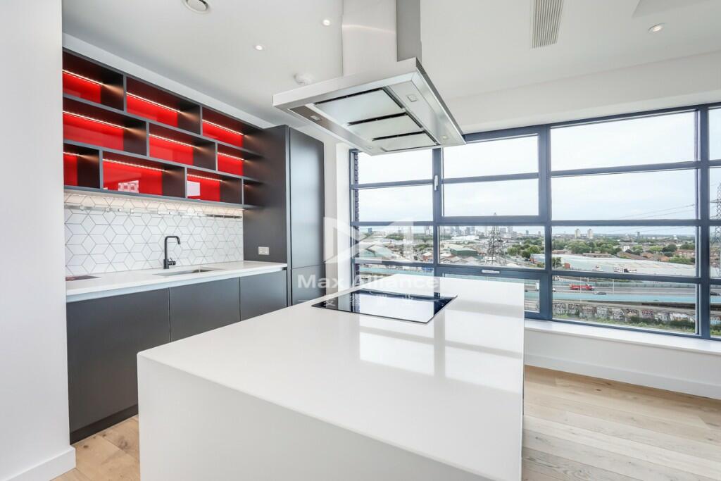 2 bedroom flat for sale in London City Island, Lookout Lane, London, E14