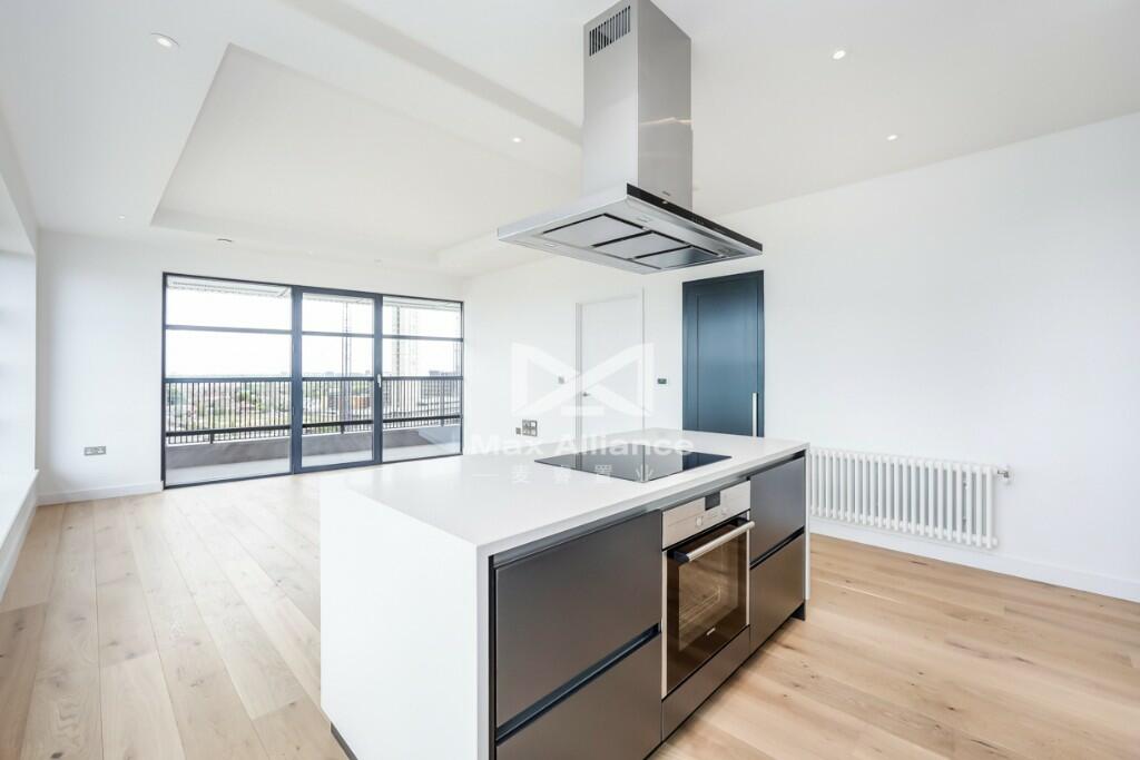 2 bedroom flat for sale in London City Island, Lookout Lane, London, E14