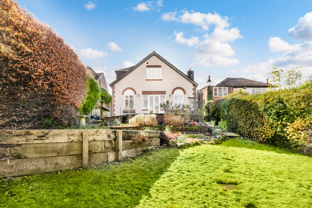 4 bedroom detached bungalow for sale in Searchwood Road, Warlingham, CR6