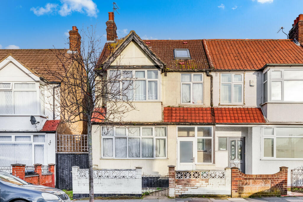 5 bedroom end of terrace house for sale in Rowan Road, Streatham, SW16