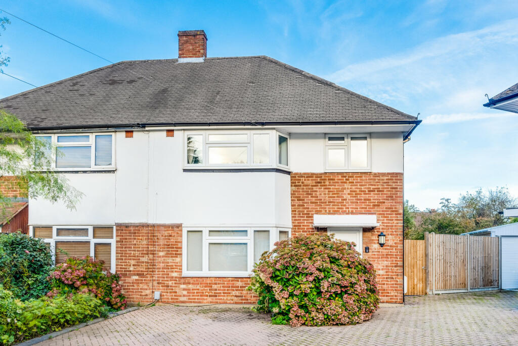 3 bedroom semidetached house for sale in Bodley Close, New Malden, KT3