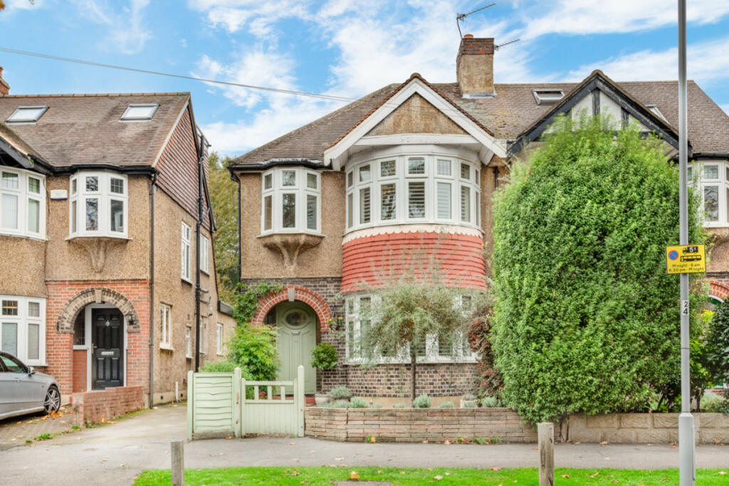 3 bedroom semidetached house for sale in Alexandra Drive, Surbiton, KT5