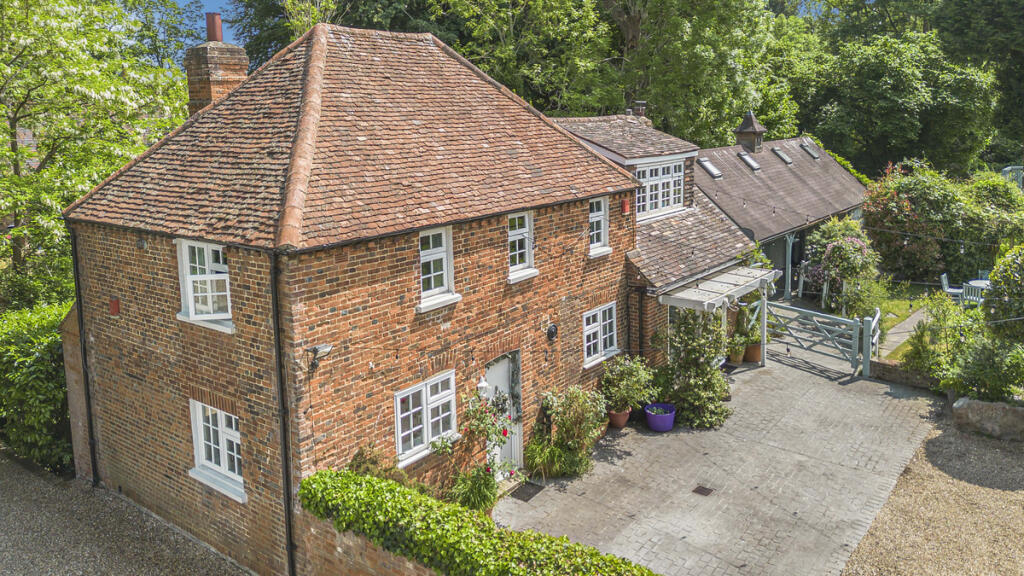 Main image of property: Park Lane, Horton, SL3