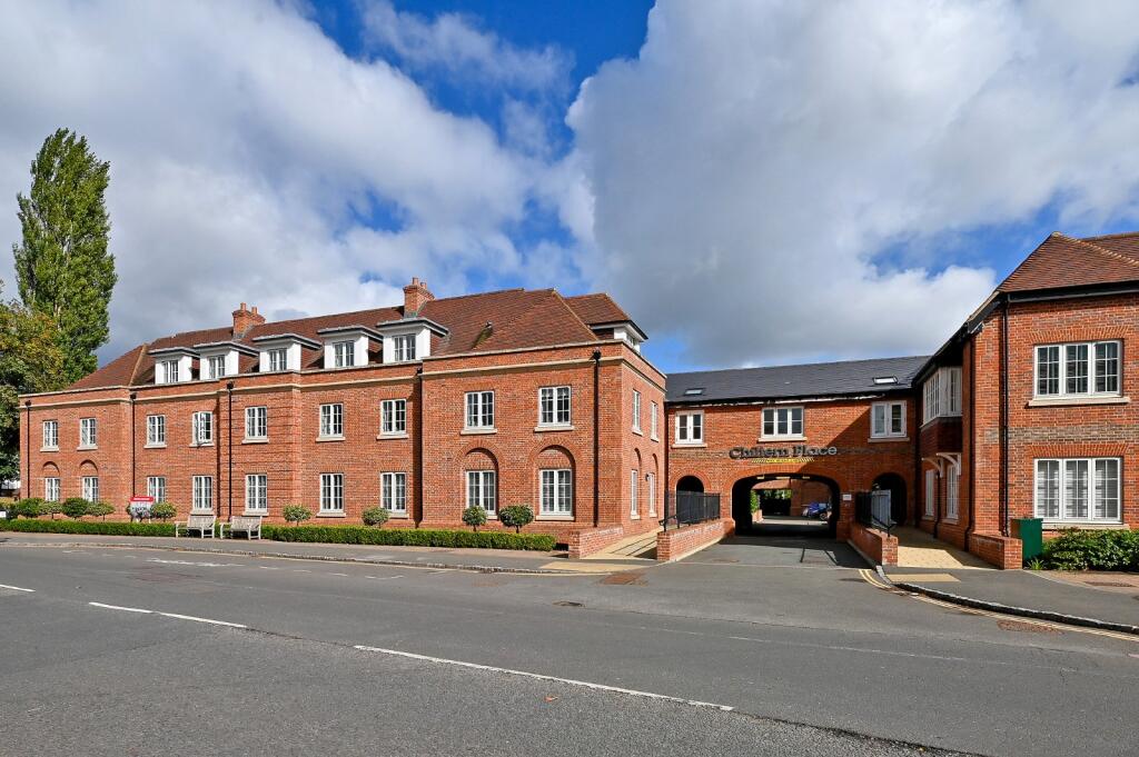 Main image of property: The Broadway, Amersham, Buckinghamshire, HP7